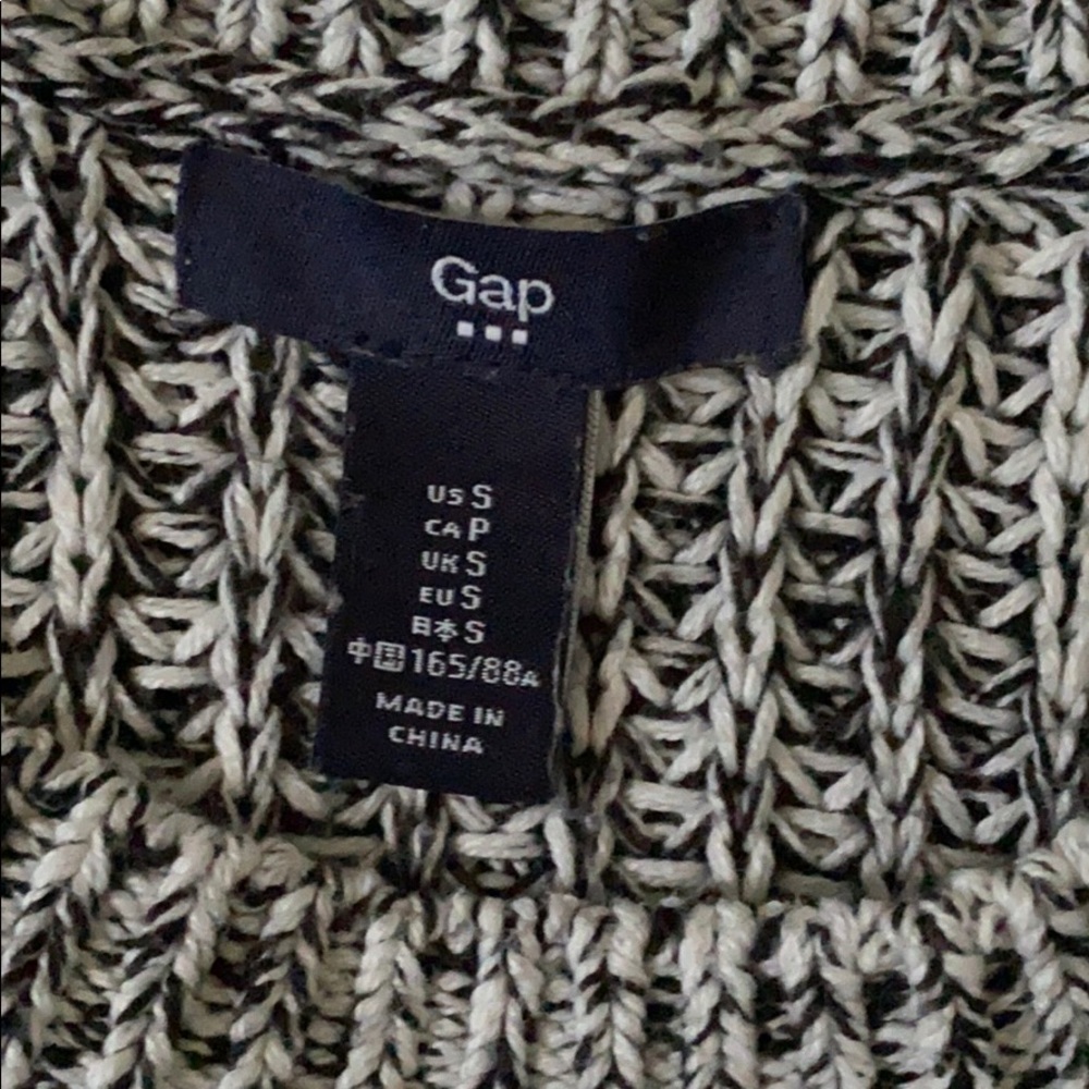 GAP sweater - Picture 2 of 4